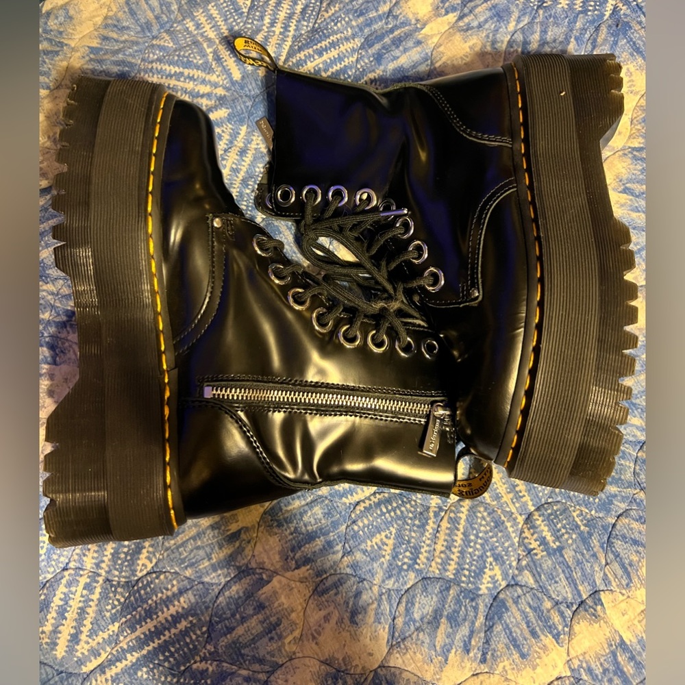 Dr martens Jadon Max platform boots